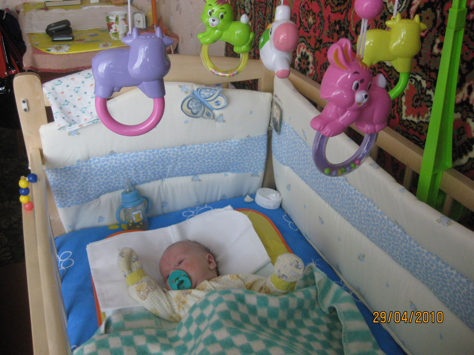 здесь нам чуть больше месяца. 