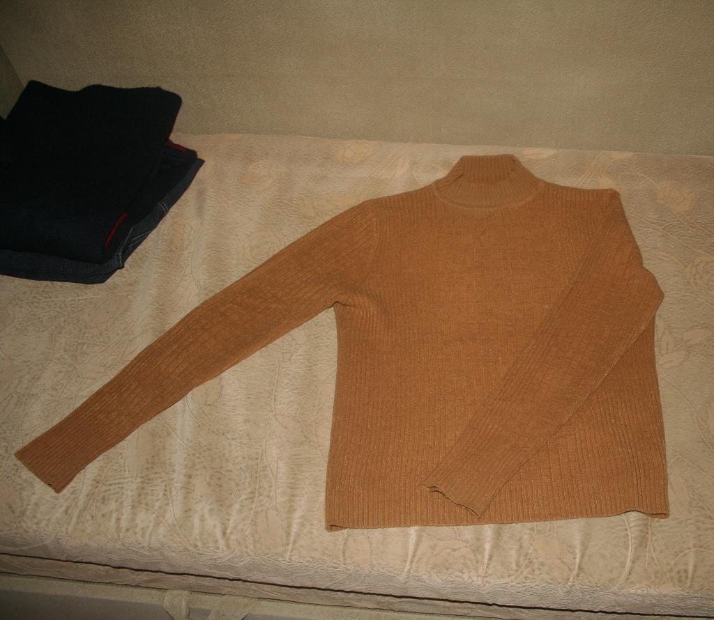 водолазка женская. отдам за