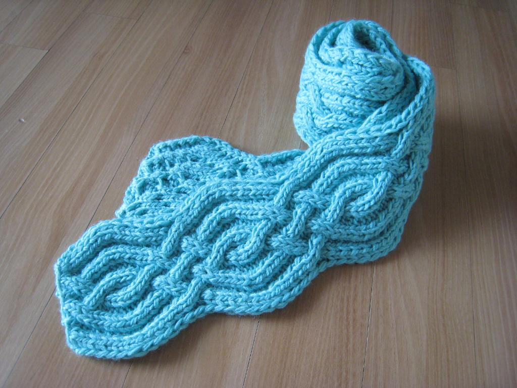 шарф с аранами. Шарфы, шали, палантины