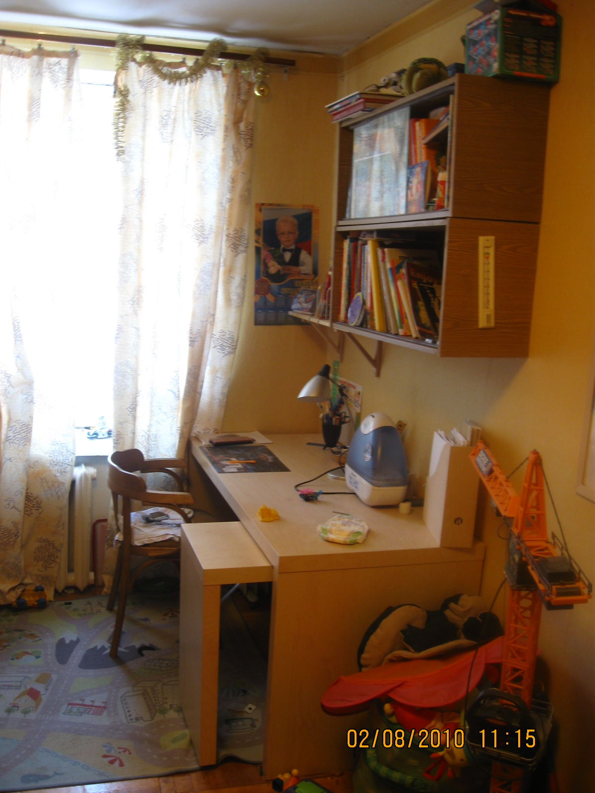 Стол один на двоих. Детская