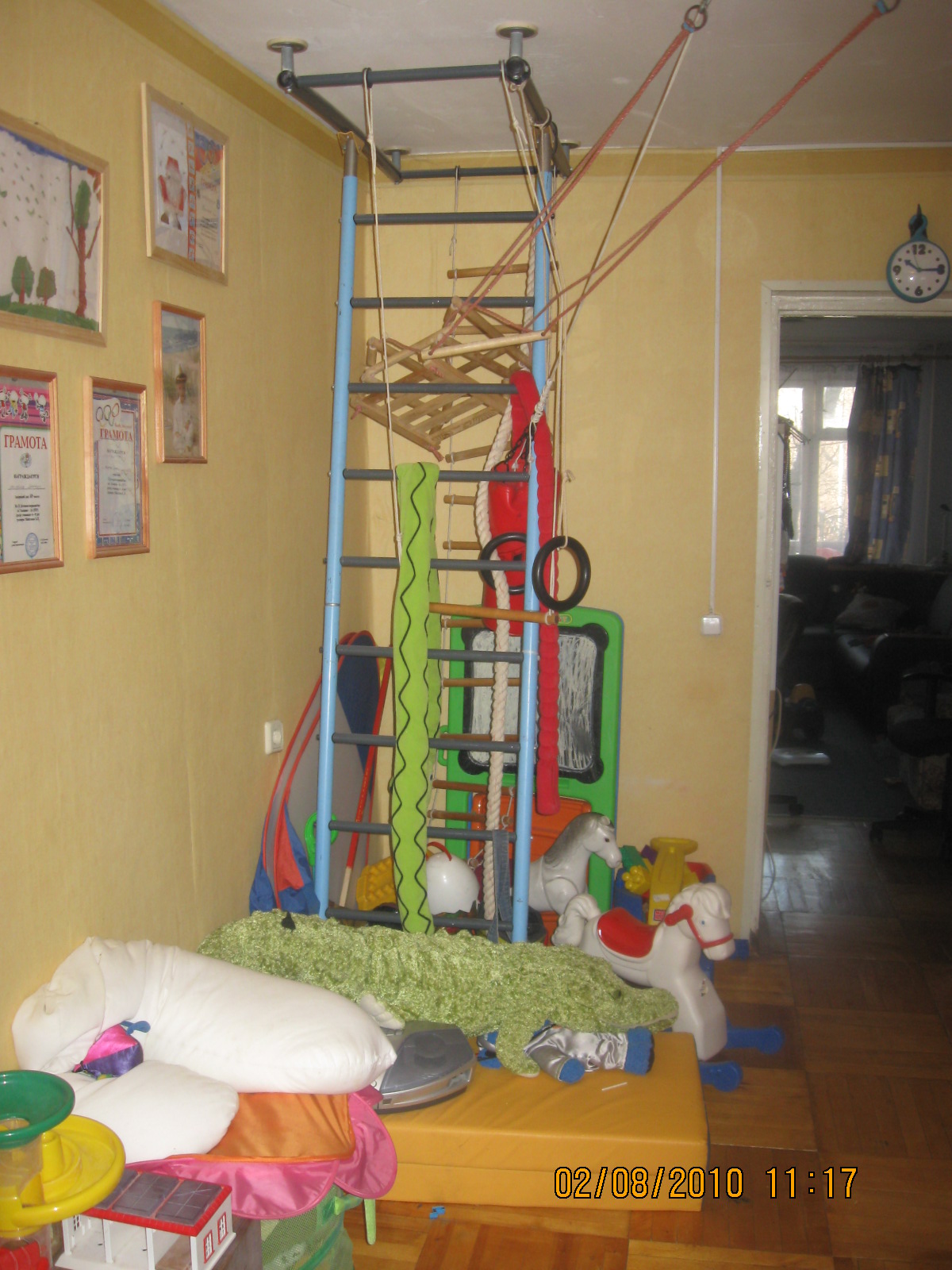 Спорткомплекс и куча игрух:). Детская