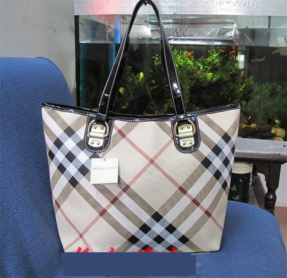 1400 р. Burberry взрослое