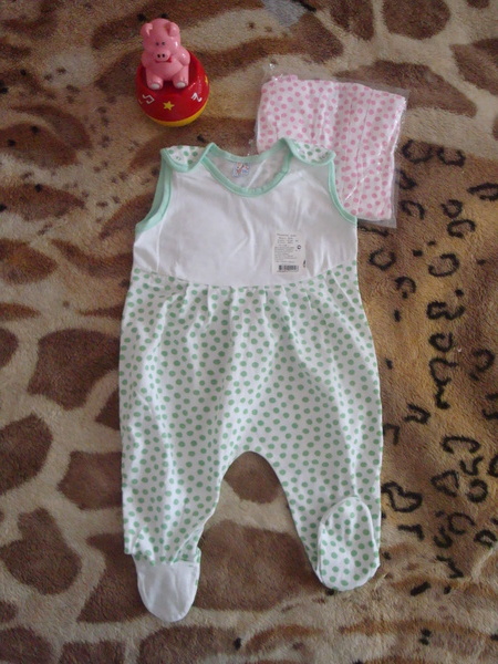 Ползунки длинные в розовый горо. Продам детское новое 56-62 дев.