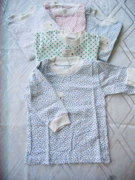 кофточка ясельная, тонкая. Продам детское новое 56-62 дев.