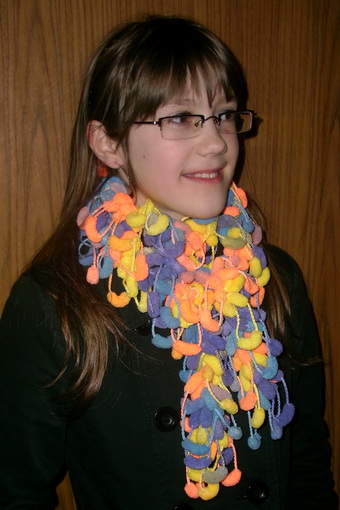 Марина и шарф. Вязание (мои работы)