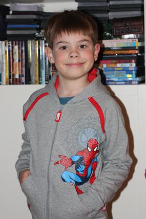 Кофточка с Человеком-Пауком в сером цвете). Мультяшное из Германии