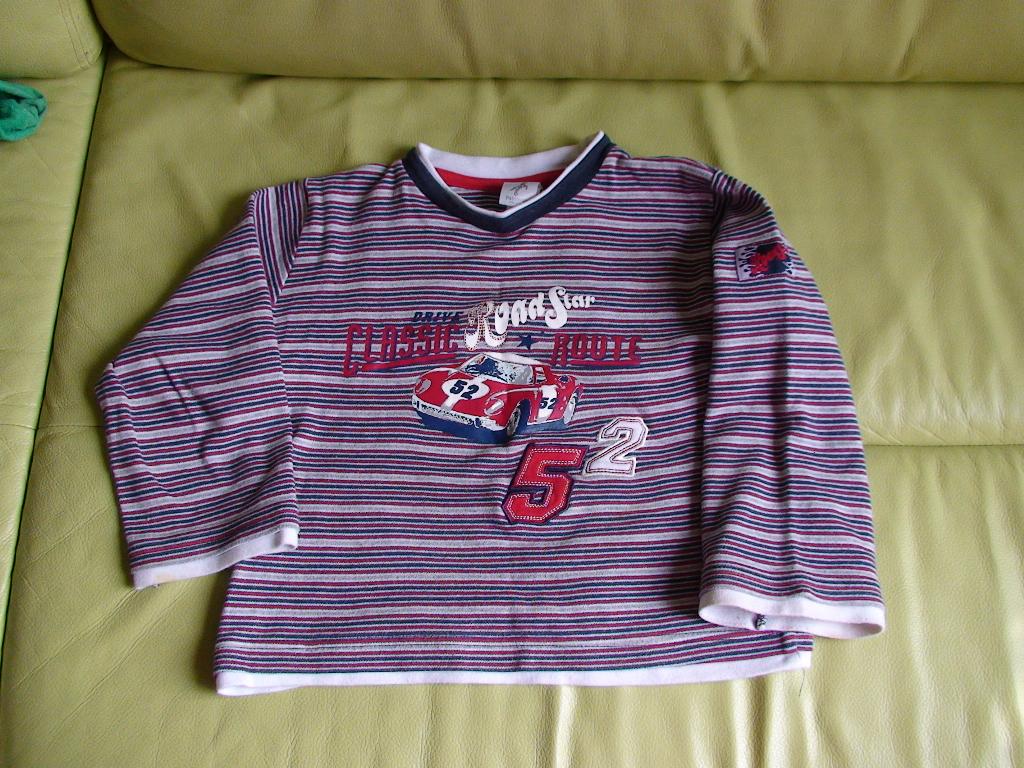 Кофта 104-110, 100 руб.. Деская одежда д/м