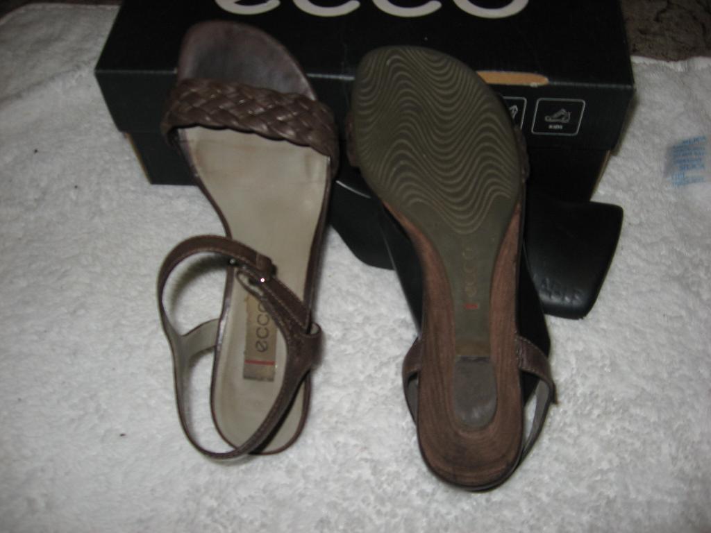 ЭККО р.37 б\у.  взрослая обувь  новая и б/у