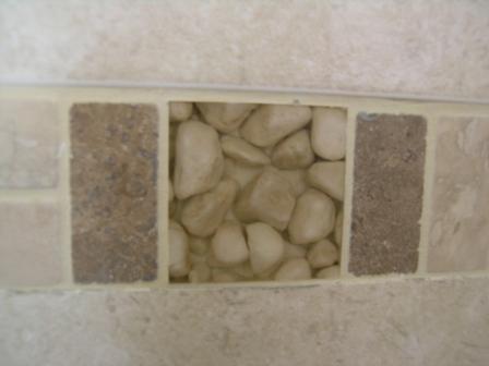 Декоративная плитка в ванной. квартира