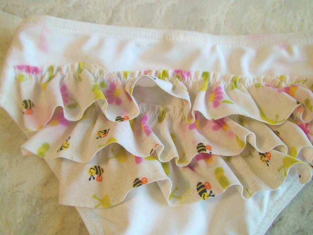 рюши на попе. 98-104