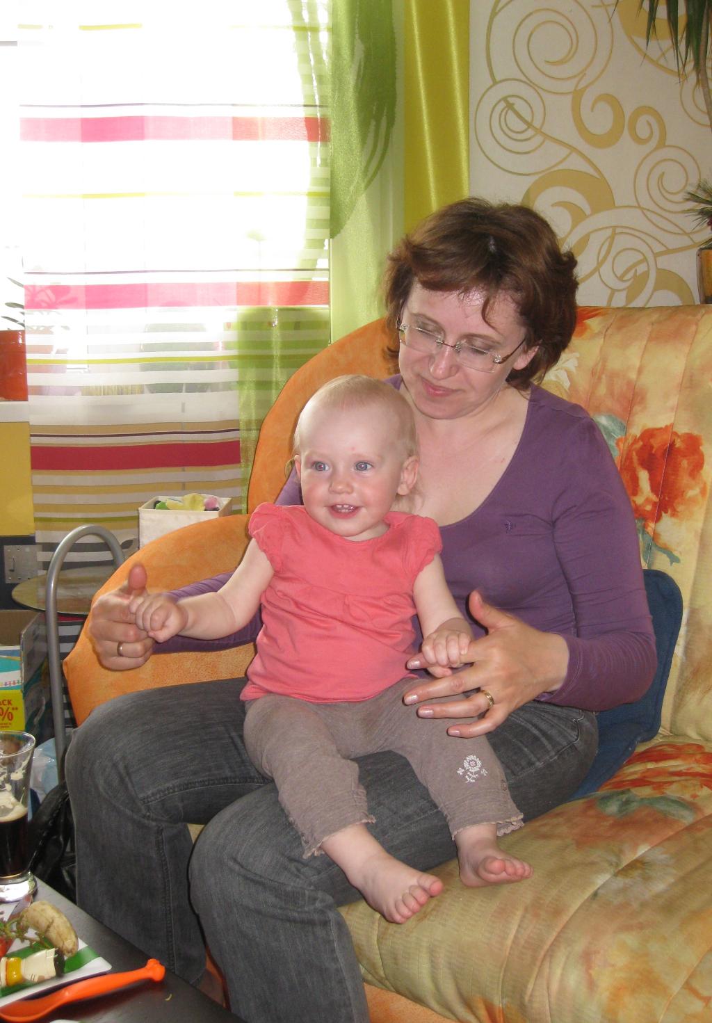 Анюта с мамой Галей. Алёнушка