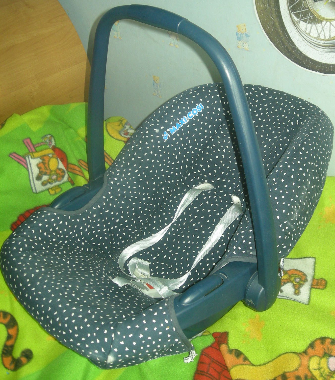 автокресло MAXI-COSI 0-9 кг. продам манеж_коляску_автокресло