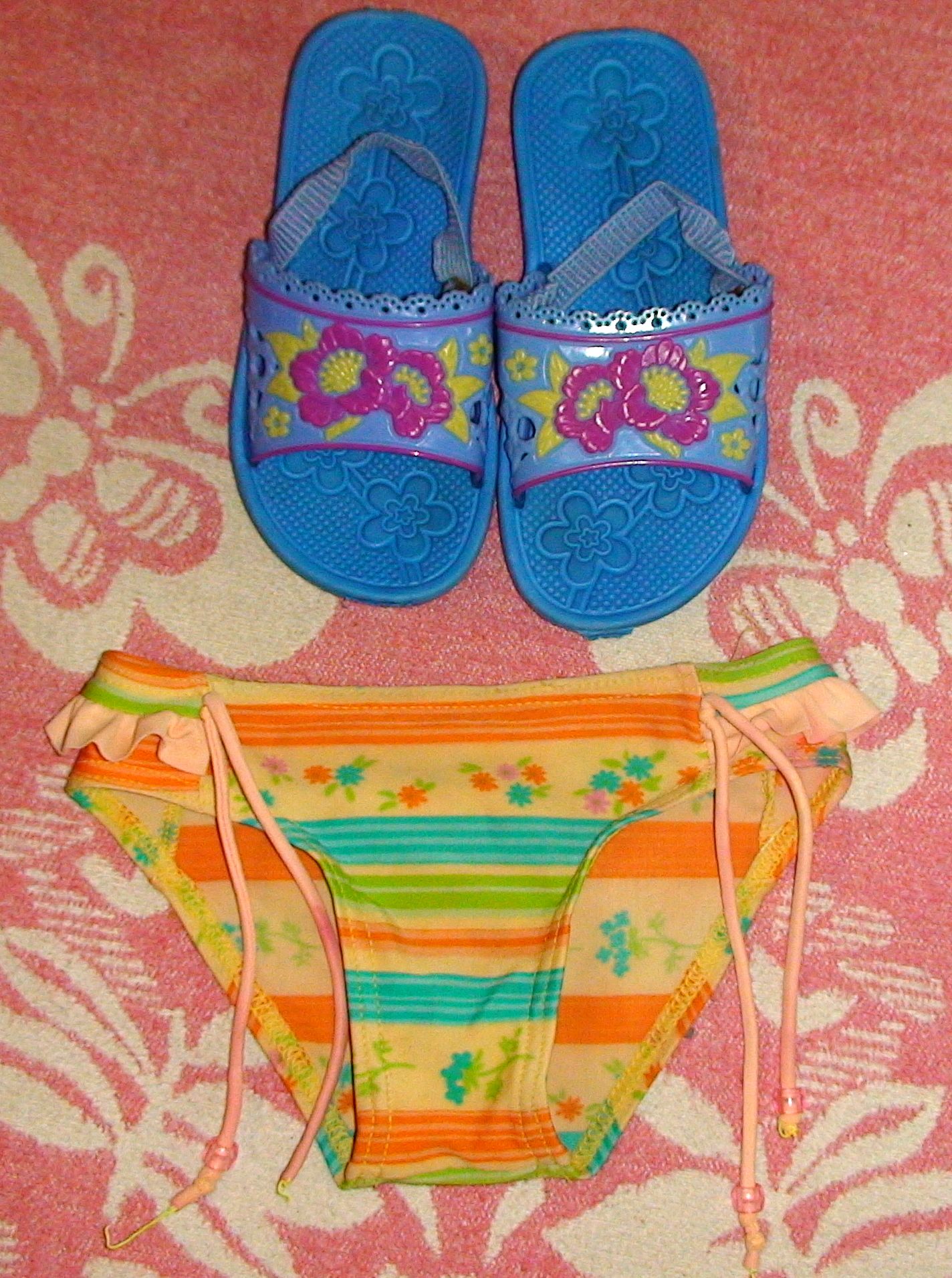 еще к купальникам. 98-104