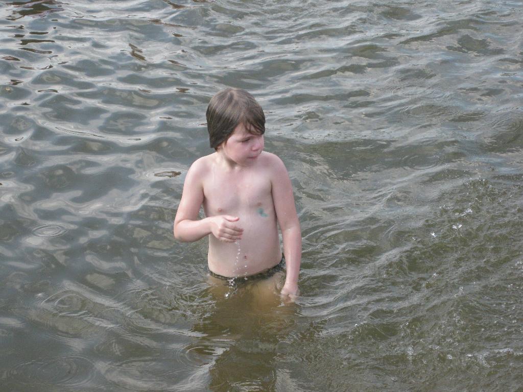 Доча 'выкупывает' папу