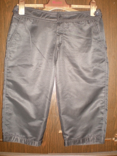 Капри р.44 аласная ткань   150=. Вещи р.44-46