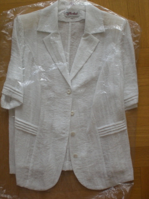 пиджак белый 46  . 