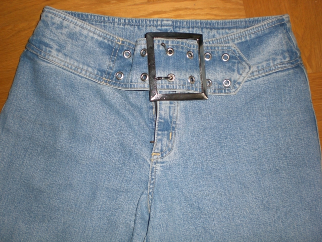 джинсы с  пряжкой длинные. 