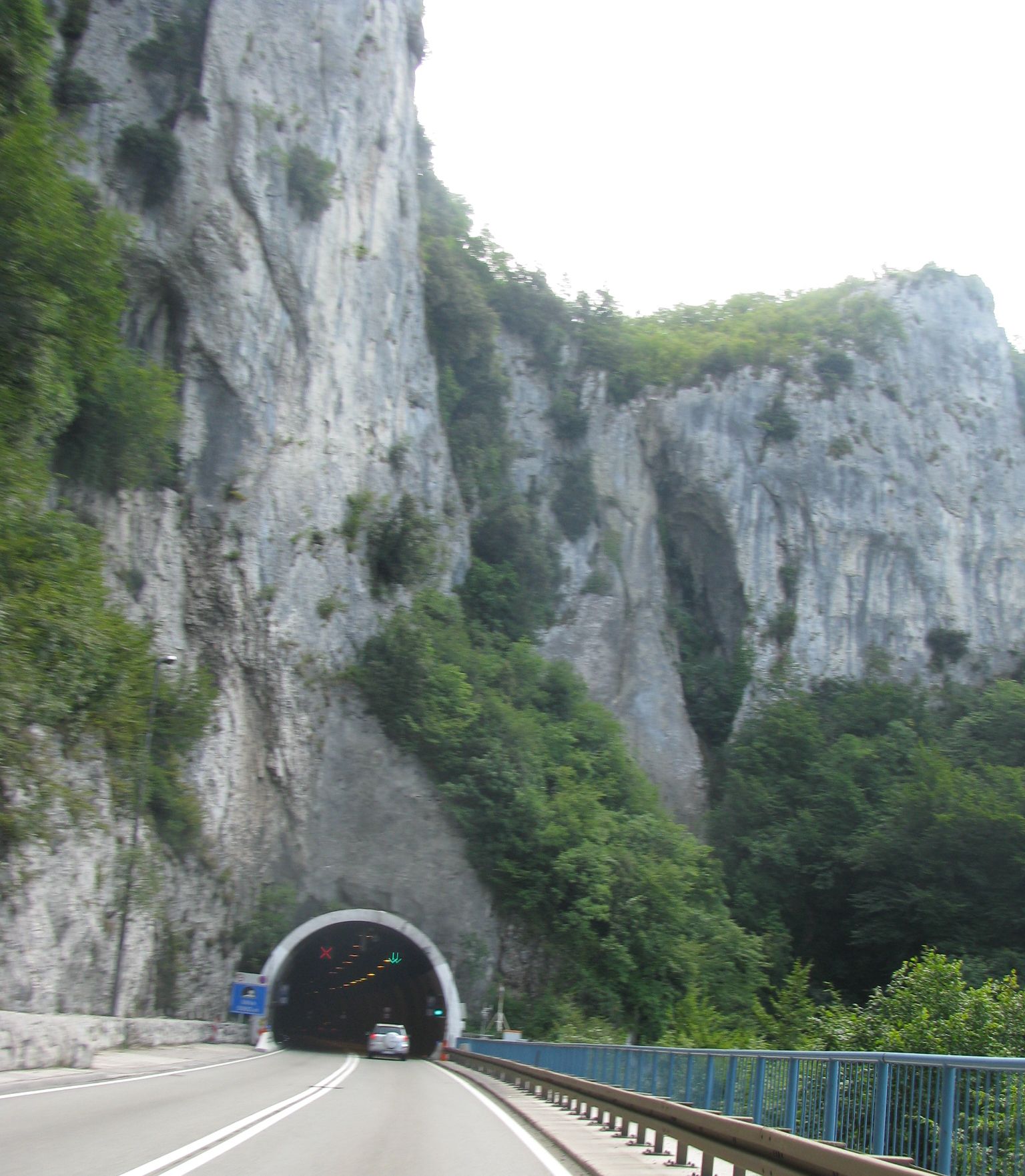 Тоннель горы