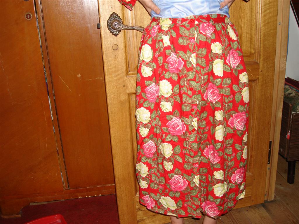 костюмы женские