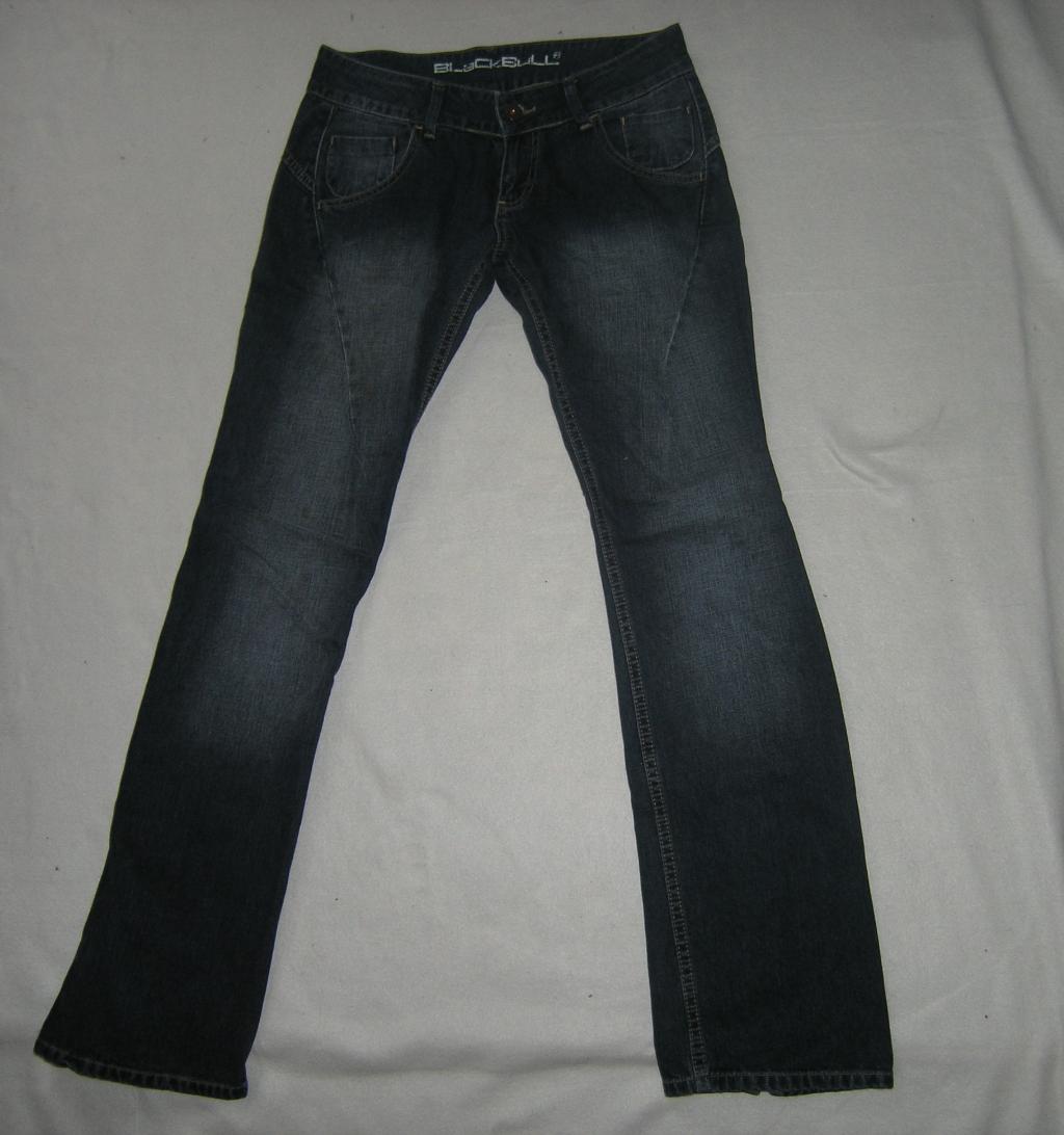 Джинсы с разрезами. Брюки/Джинсы