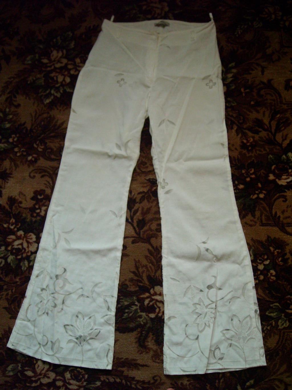 Летние белые брюки с цветами. Брюки/Джинсы
