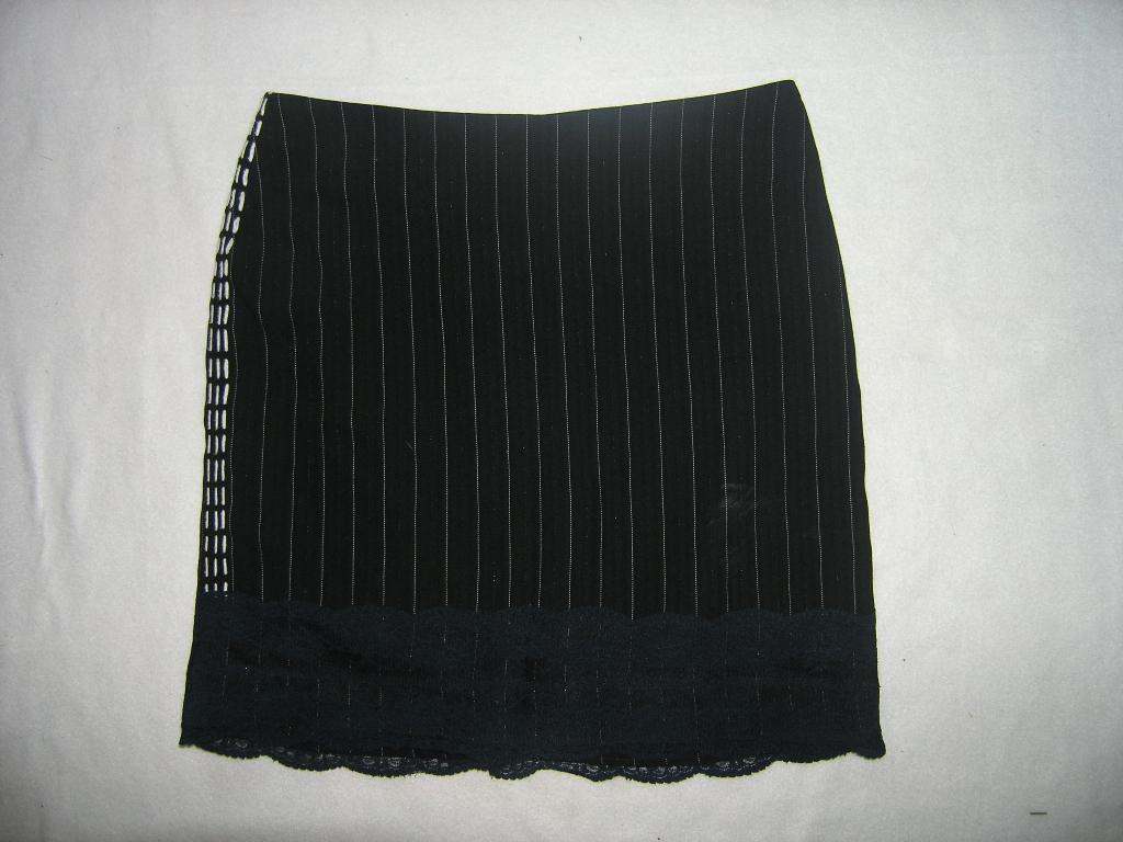 Черная юбка с кружевами. Юбки