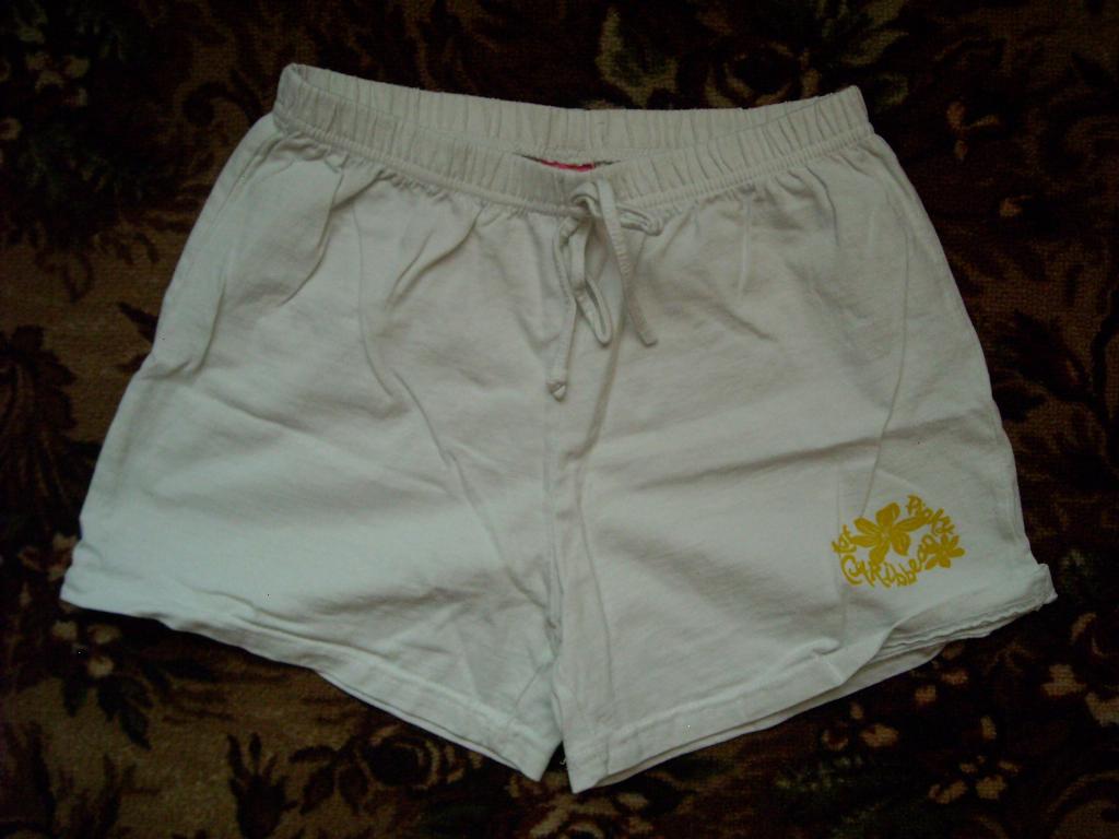 Белые шорты 44р-ра. Шорты