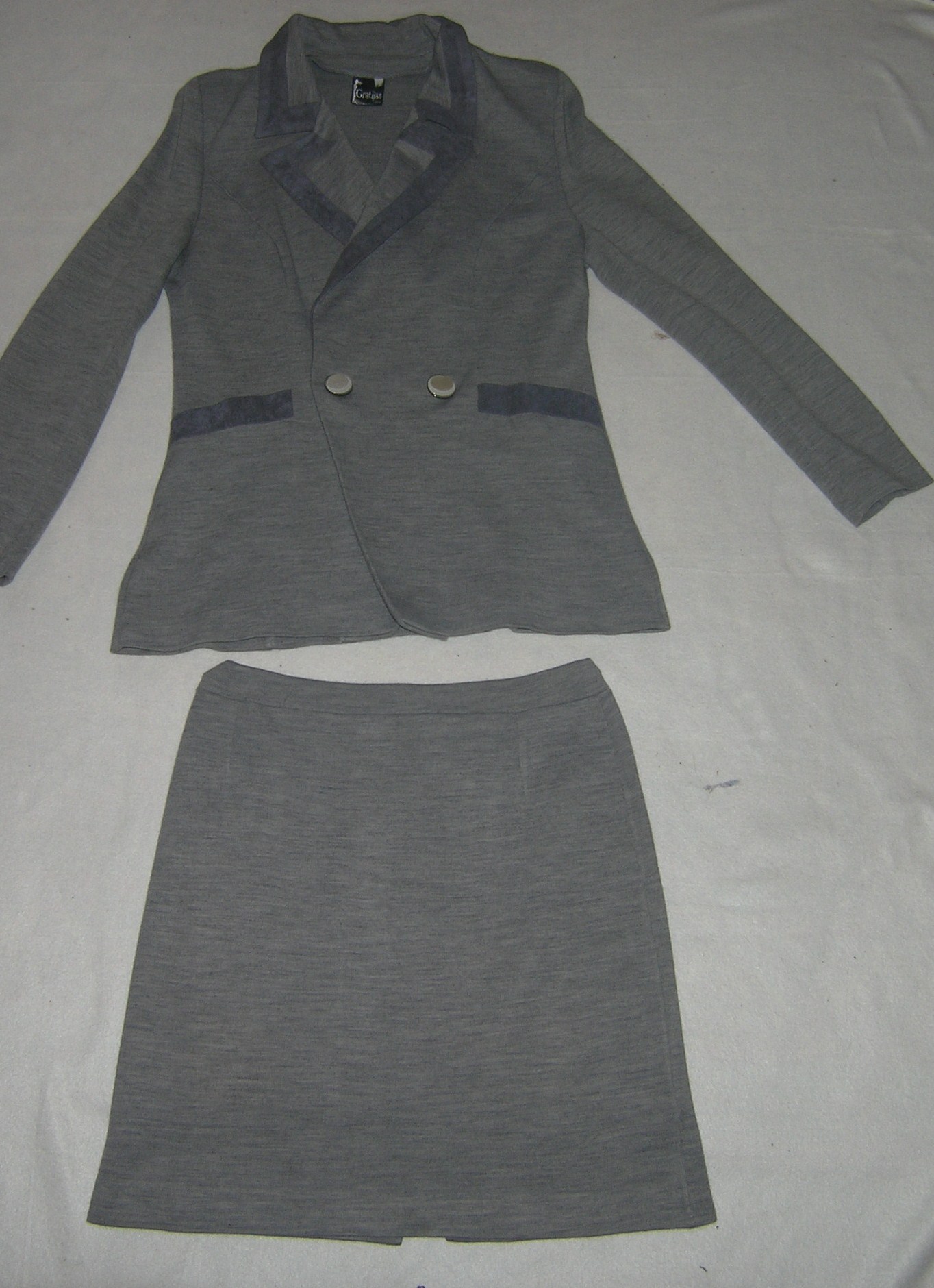 Костюм серый. Строгое/В офис/Классика