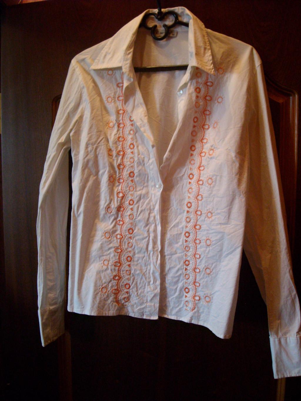 Белая рубашка с рисунком. Строгое/В офис/Классика