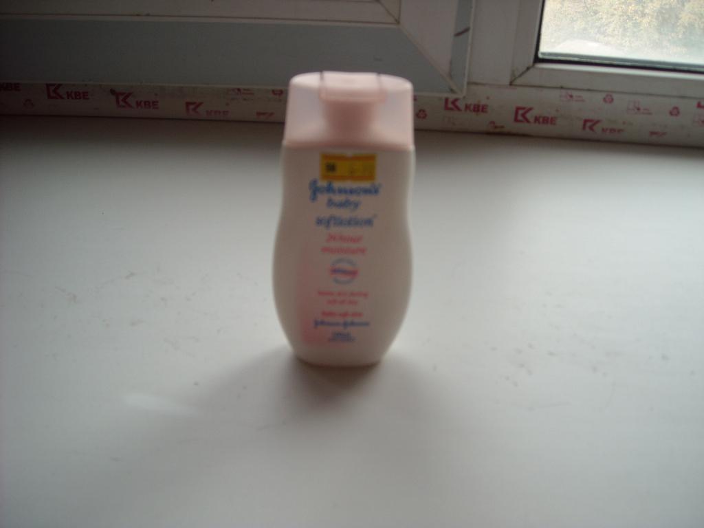 Маленький объем . Для тела/волос/ногтей и т.п. 