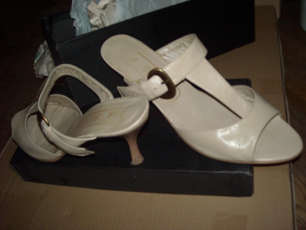 Бежевые кожаные на шпильке. Обувь 41 размера