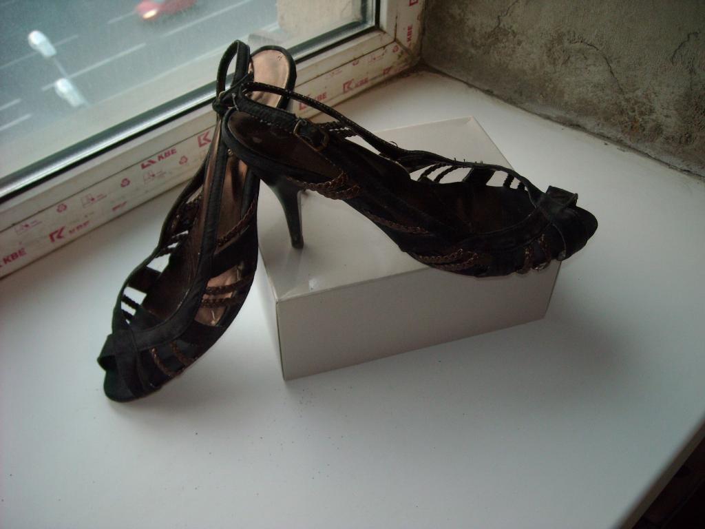 Открытые летние туфли. Обувь 41 размера