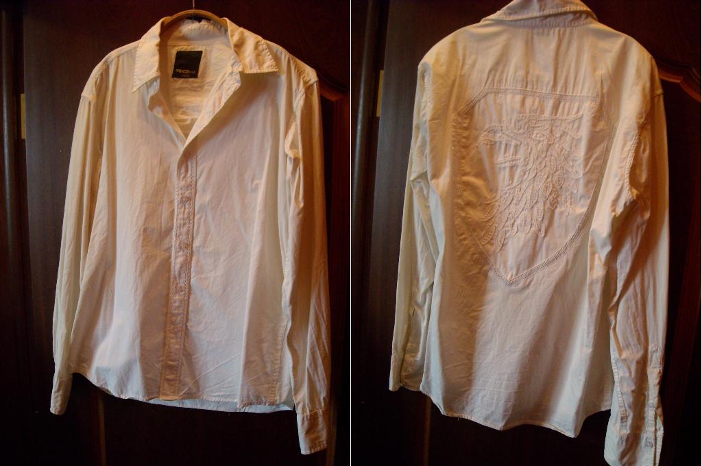 Белая рубашка с рисунком. Мужское