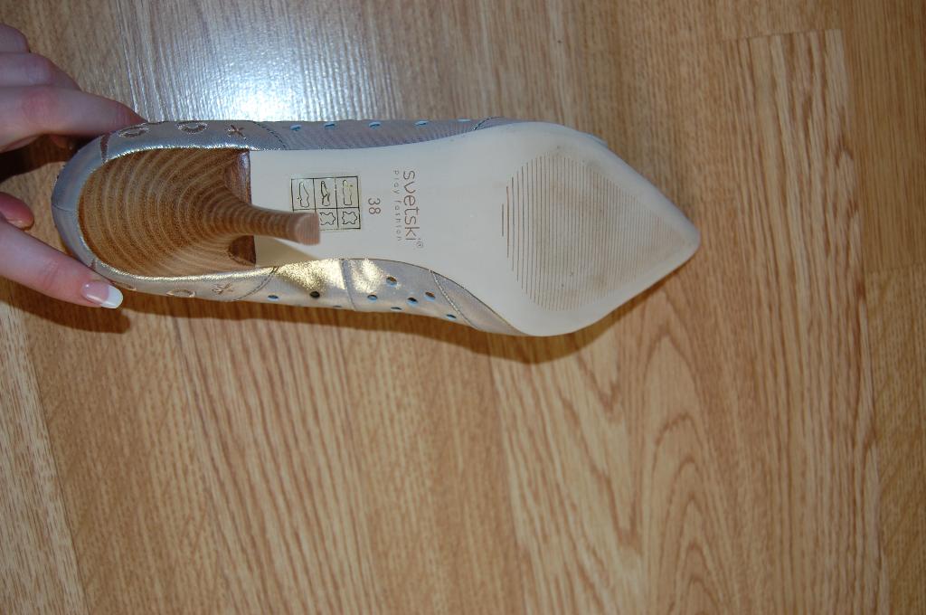 ЖЕНСКАЯ ОБУВЬ