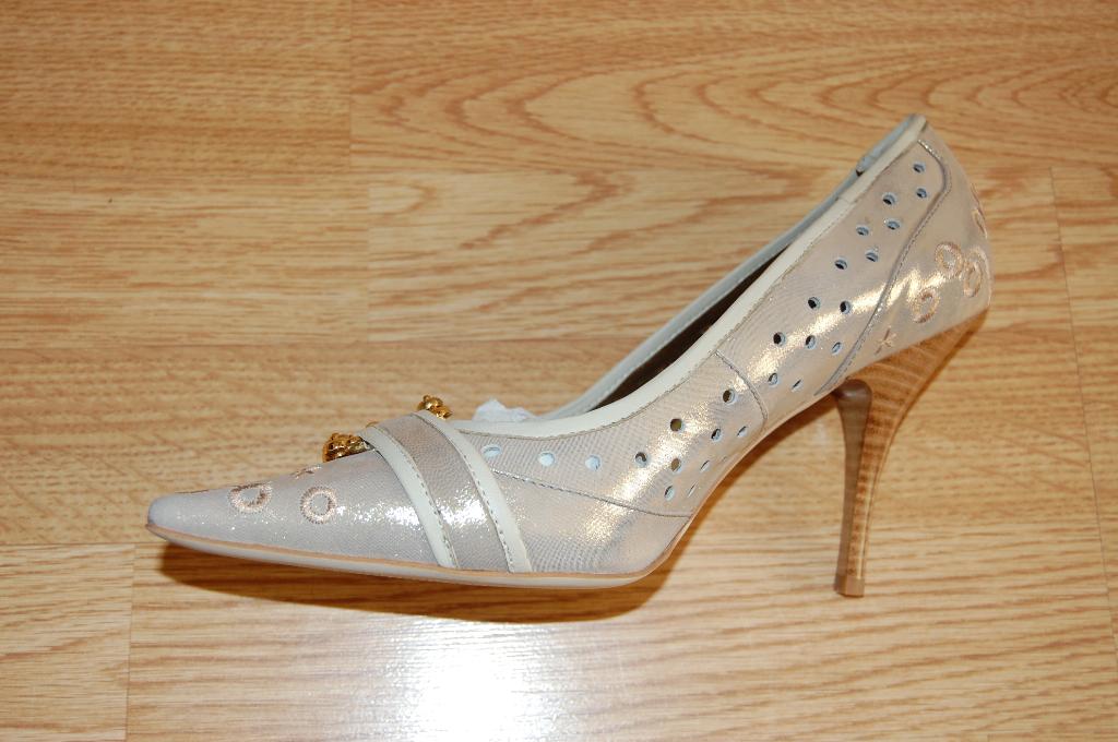 ЖЕНСКАЯ ОБУВЬ