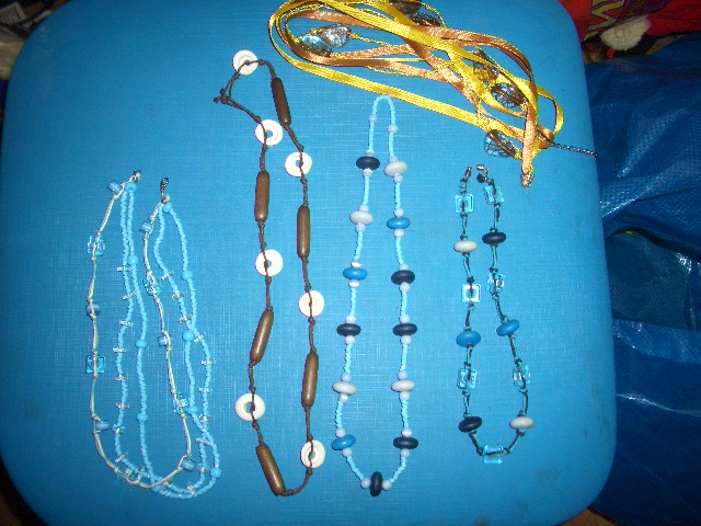 Бусики, скорее для рукодельниц. Разное новое