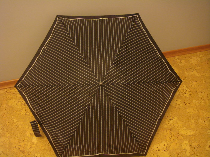 L501 черный в мелкую полоску. забирают -20%