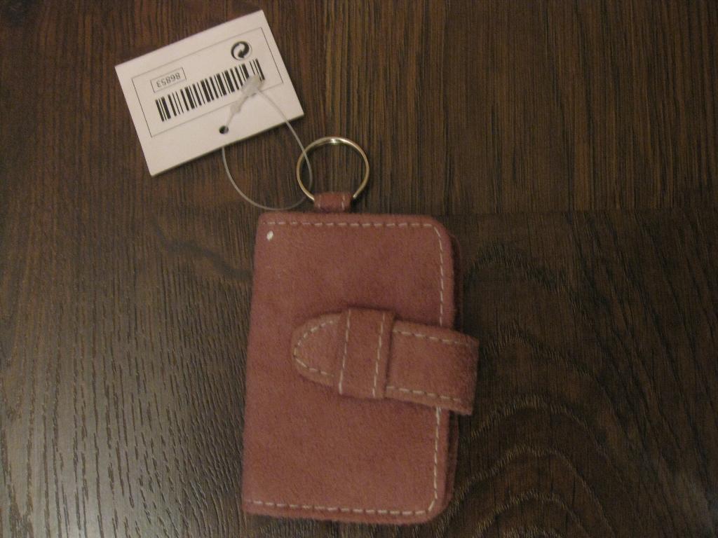 Брелок-книжка,100 р.. Парфюмерия, косметика, сумки и аксессуары