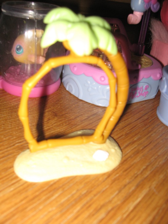 Пальма для обезьян. ДЕТЯМ-ИГРУШКИ,КНИГИ