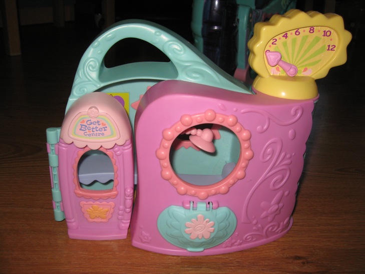 ДЕТЯМ-ИГРУШКИ,КНИГИ