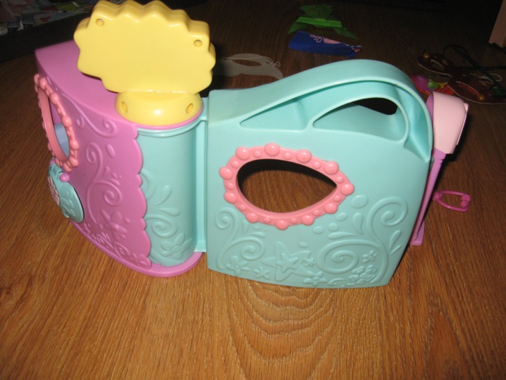 ДЕТЯМ-ИГРУШКИ,КНИГИ