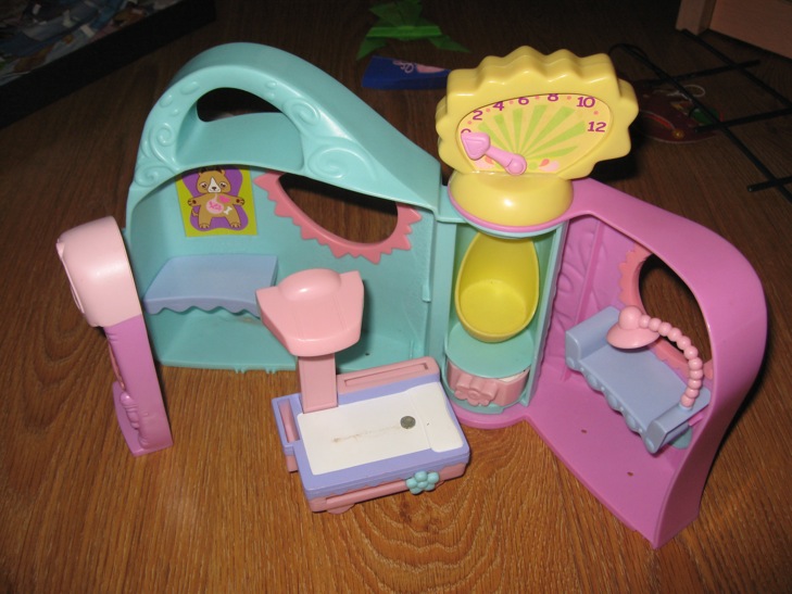 Поликлиника для зверюшек. ДЕТЯМ-ИГРУШКИ,КНИГИ