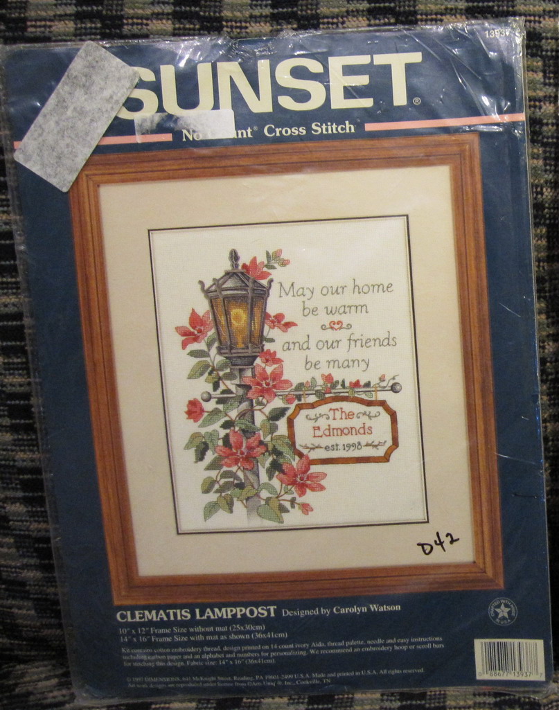 13937 Clematis lamppost. Sunset 1