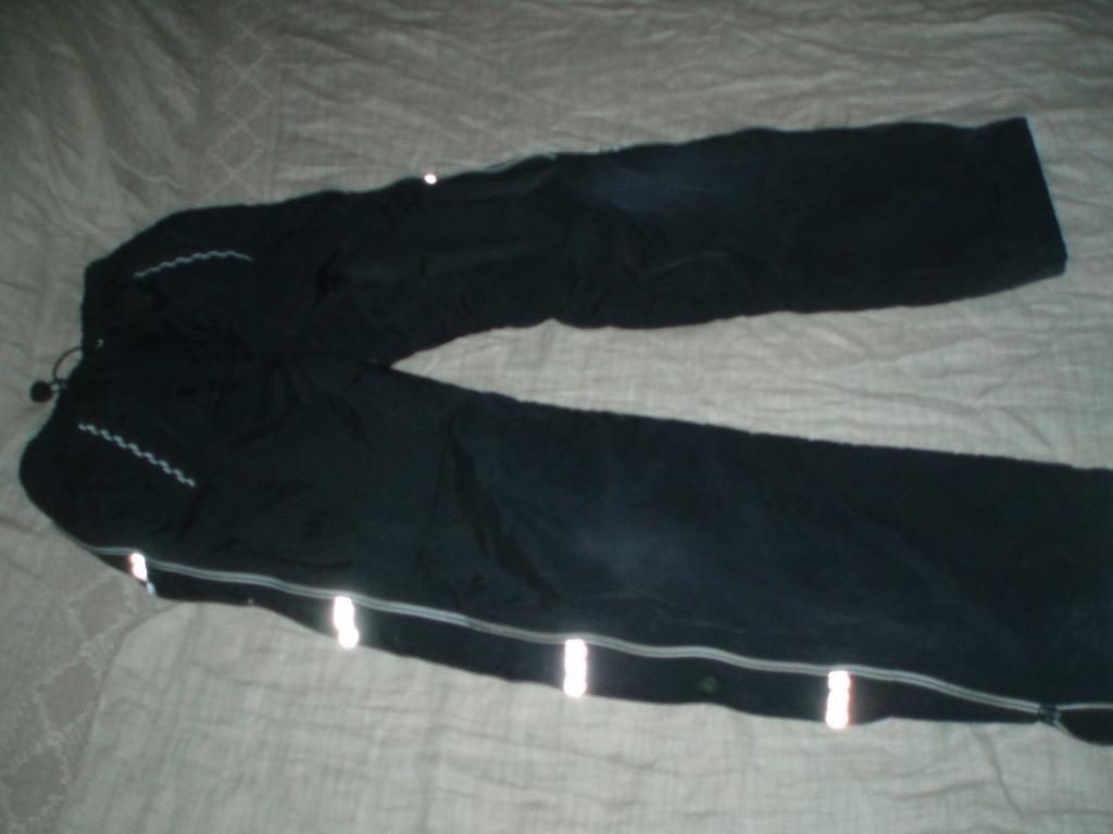 Внутри флис,примерно на 128 или чуть больше.  . Отдано