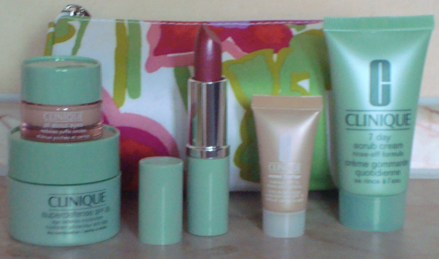 набор КЛИНИК с тюльпанами. Наборы косметики... элитка