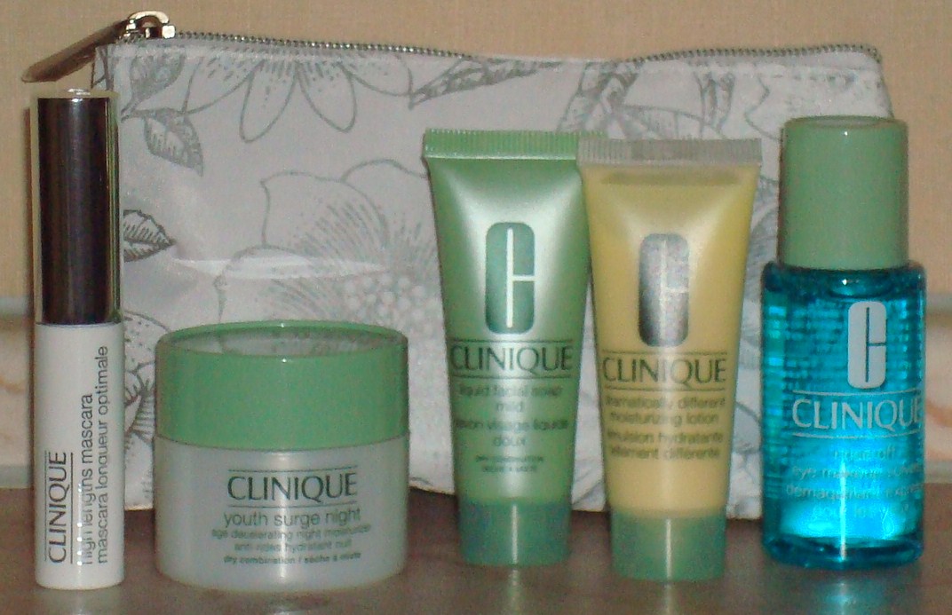 набор КЛИНИК бело-серебристый. Наборы косметики... элитка