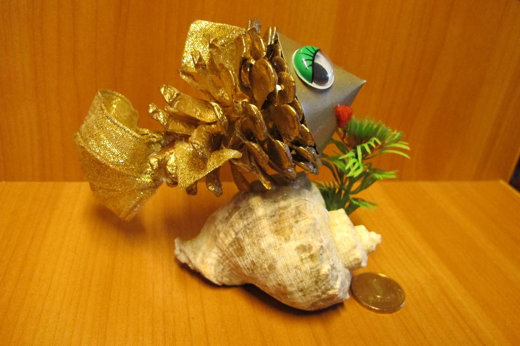 Поделка рыбка из бумаги, листьев, пластилина - 72 фото идеи необычных изделий