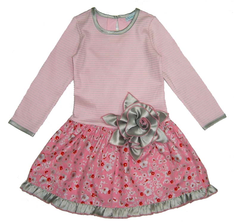 платье новое. 116-122