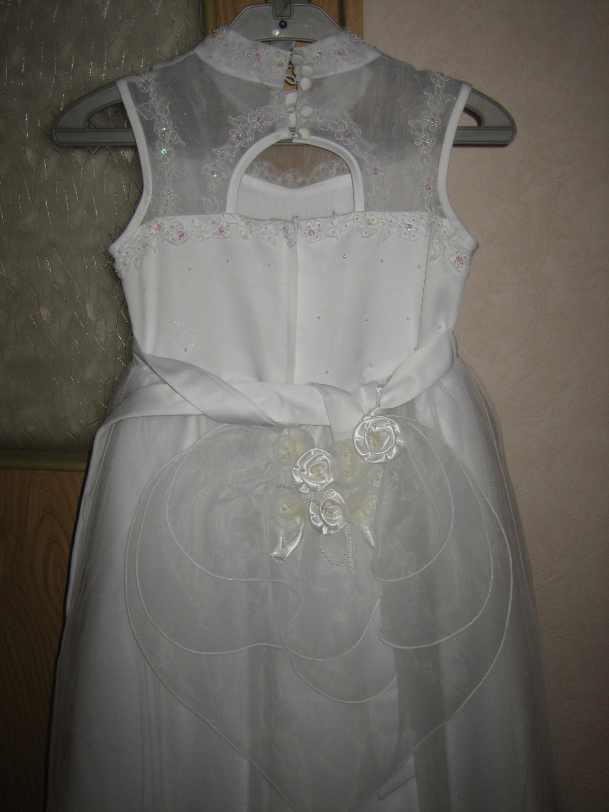 платье нарядное белое. 122-128