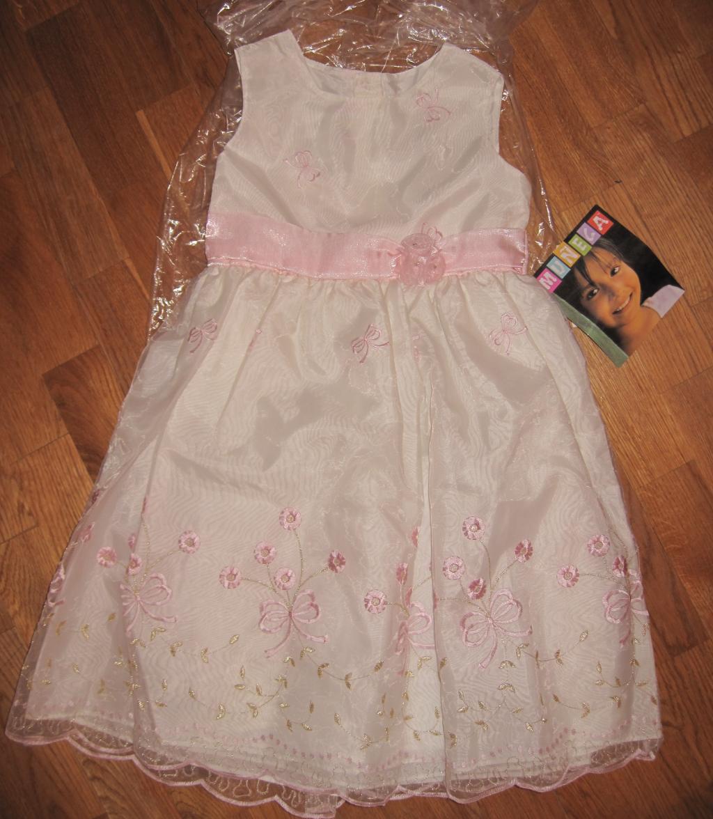 Красивейшее платье 6х (122-128 примерно). платья, юбки
